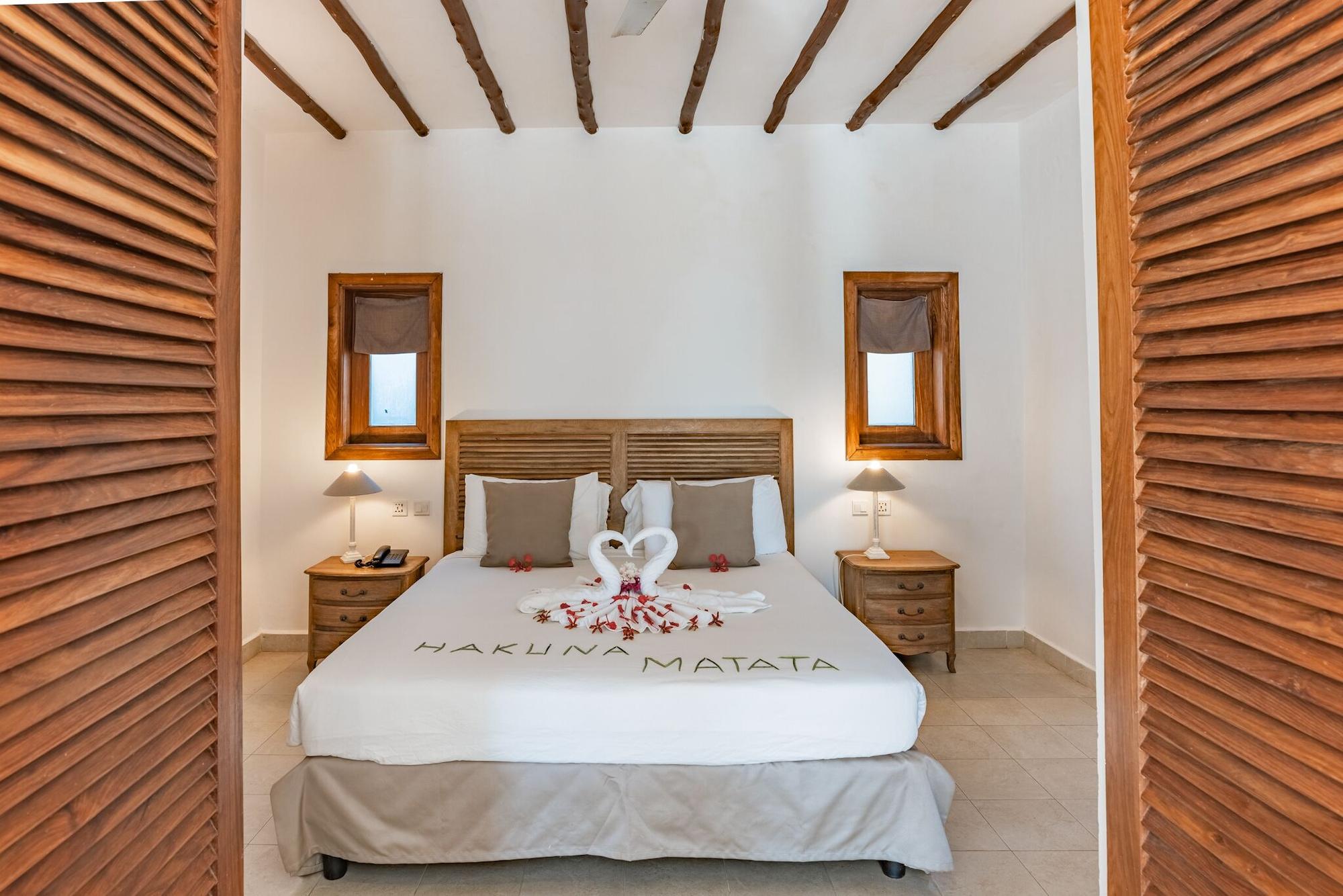 Konokono And Isaraya Luxury Overwater Complex