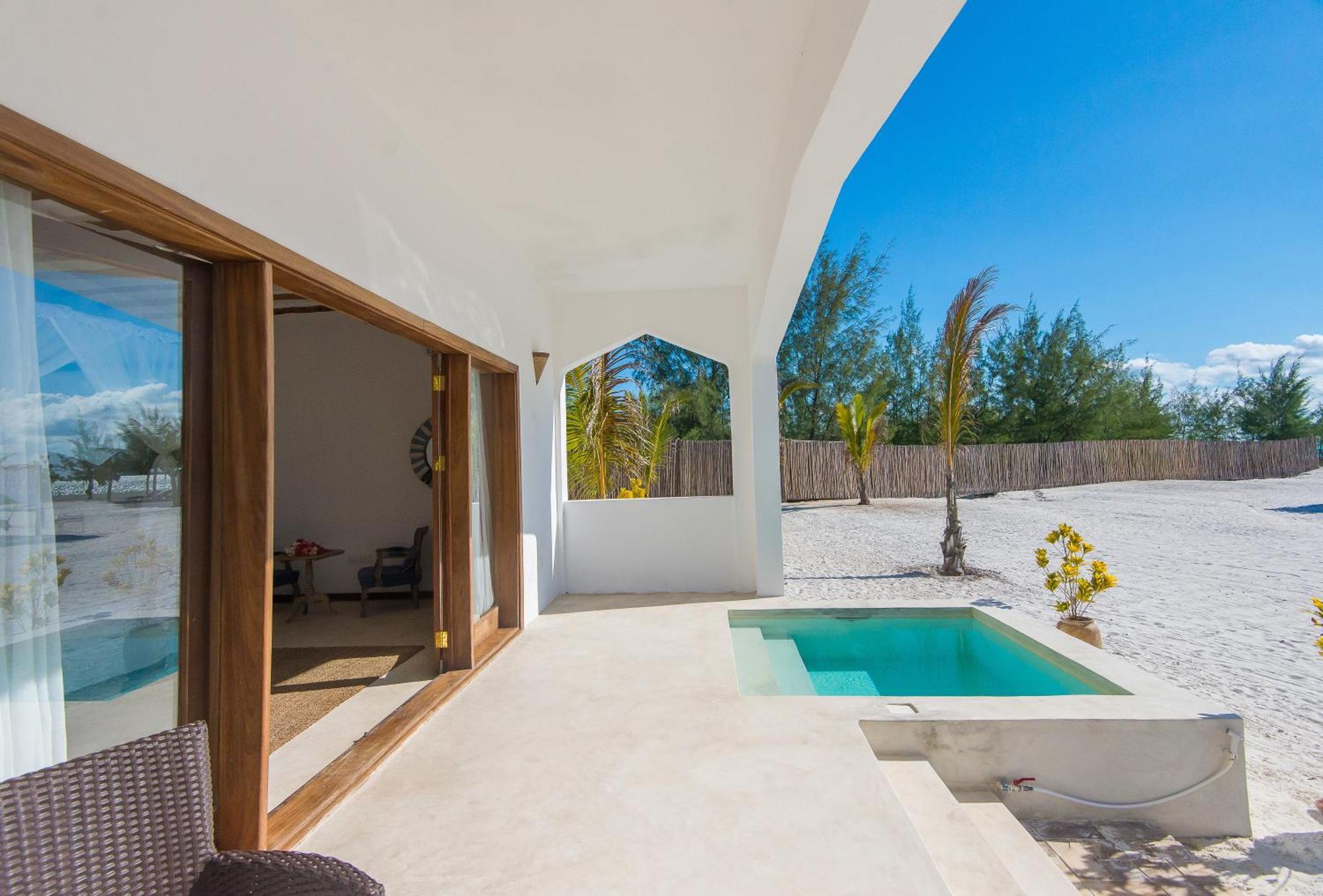 Complex Konokono And Isaraya Luxury Overwater Michamvi